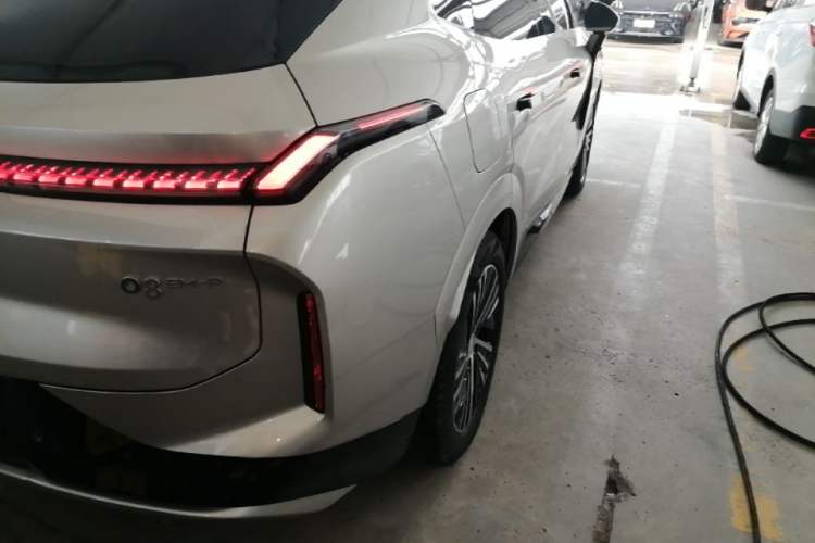 Used Lynk & Co 08 EM-P 2023 120km Long-Range Halo Exterior 3