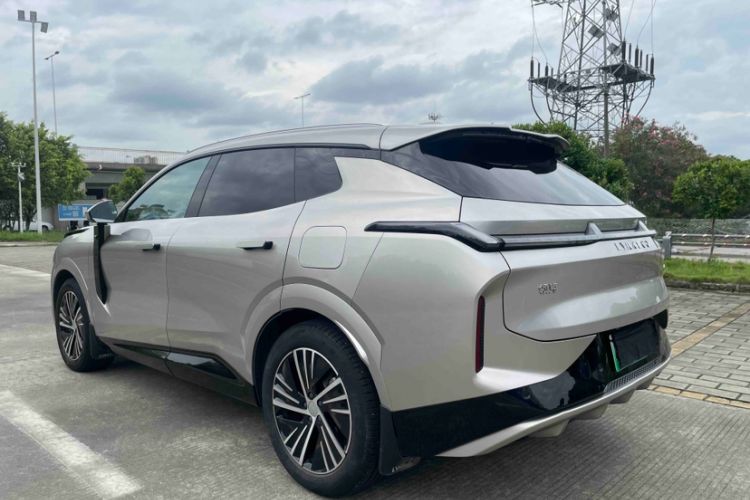 Used Lynk & Co 08 EM-P 2023 120km Long-Range Halo Exterior 4