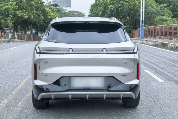 Used Lynk & Co 08 EM-P 2023 120km Long-Range Halo Exterior 4