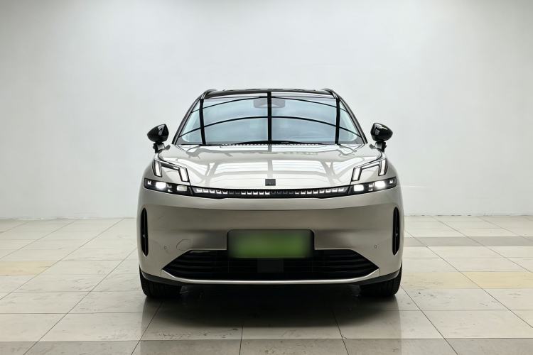 Used Lynk & Co 08 EM-P 2023 220km All-Wheel-Drive Performance Halo Exterior 4