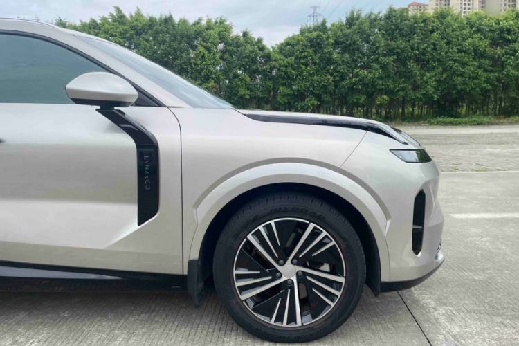 Used Lynk & Co 08 EM-P 2023 120km Long-Range Halo Exterior 5