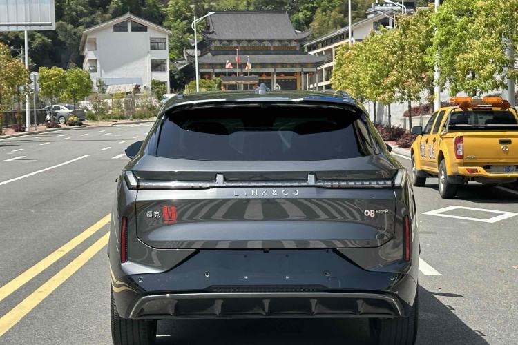 Used Lynk & Co 08 EM-P 2023 120km Long-Range Pro Exterior 6