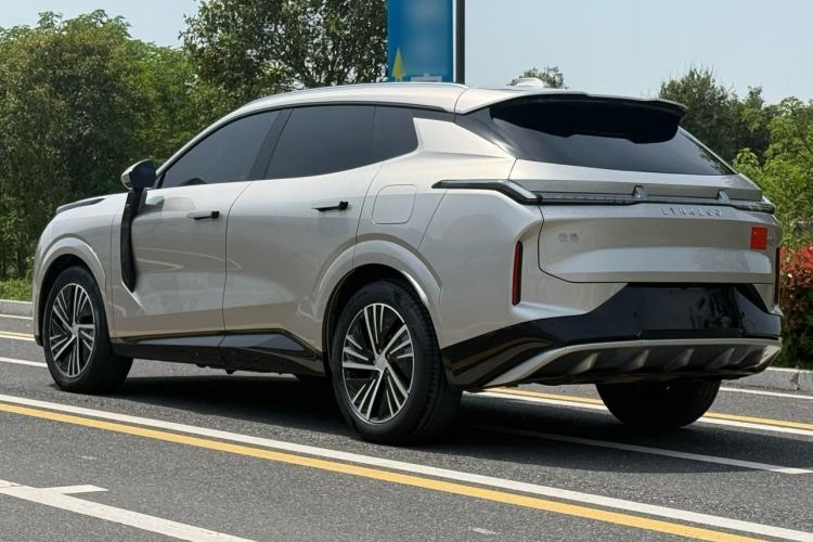 Used Lynk & Co 08 EM-P 2023 120km Long-Range Halo Exterior 7