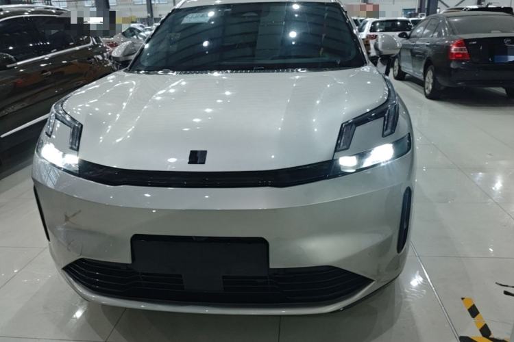 Used Lynk & Co 08 EM-P 2023 120km Long-Range Halo Front