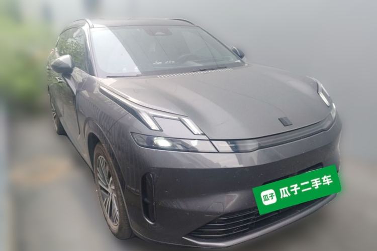 Used Lynk & Co 08 EM-P 2023 120km Long-Range Halo Front Right 45 Deg