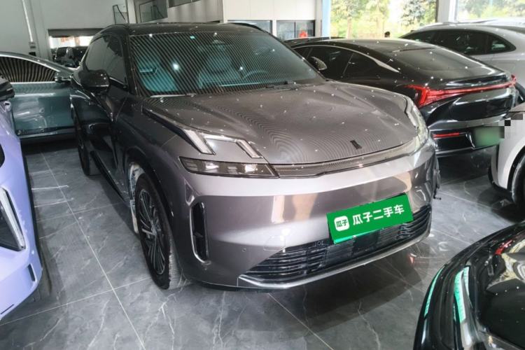 Used Lynk & Co 08 EM-P 2023 220km All-Wheel-Drive Performance Halo Front Right 45 Deg