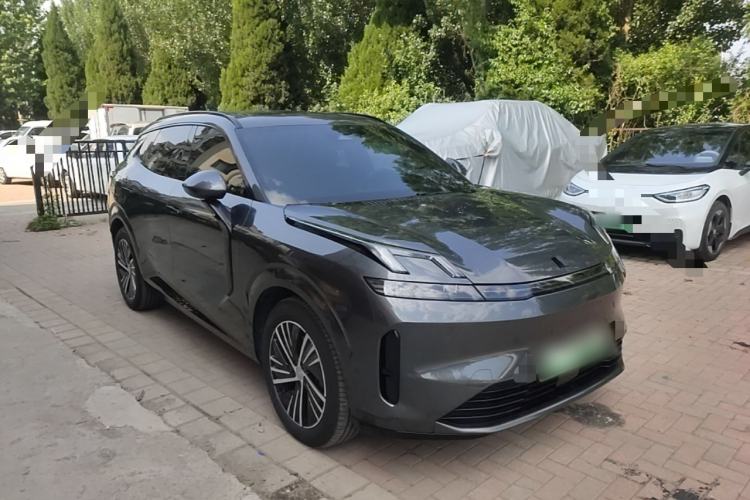 Used Lynk & Co 08 EM-P 2023 120km Long-Range Halo Front Right 45 Deg
