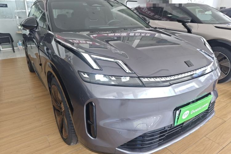 Used Lynk & Co 08 EM-P 2023 220km All-Wheel-Drive Performance Halo Front Right 45 Deg