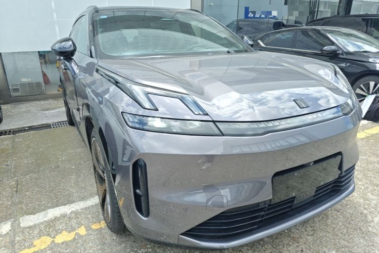 Used Lynk & Co 08 EM-P 2023 220 km Limited-Time Edition Front Right 45 Deg