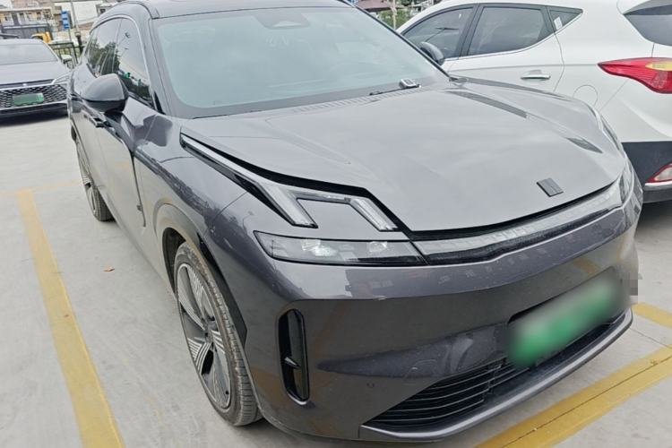 Used Lynk & Co 08 EM-P 2023 220 km Limited-Time Edition Front Right 45 Deg