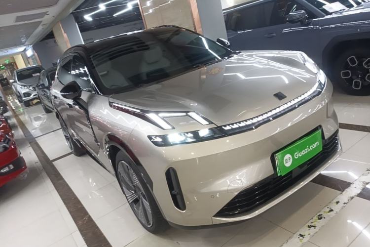 Used Lynk & Co 08 EM-P 2023 220km All-Wheel-Drive Performance Halo Front Right 45 Deg