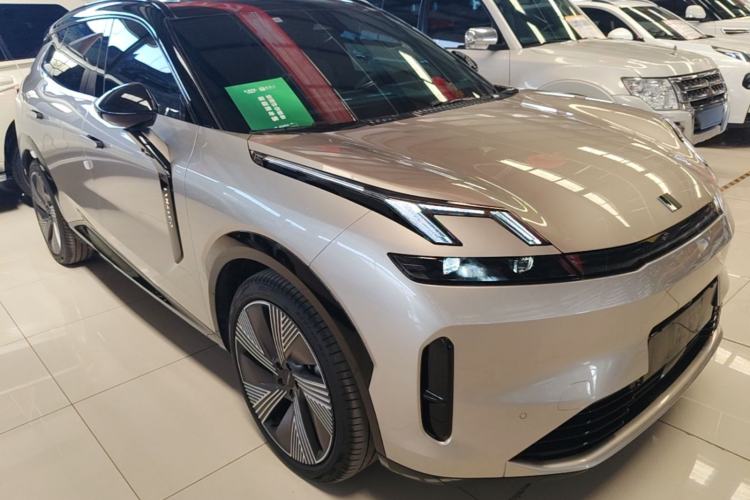 Used Lynk & Co 08 EM-P 2023 120km Long-Range Halo Front Right 45 Deg