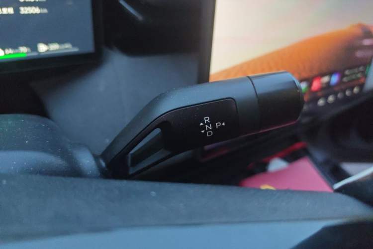 Used Lynk & Co 08 EM-P 2023 120km Long-Range Halo Gear Lever