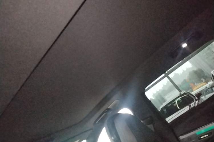 Used Lynk & Co 08 EM-P 2023 120km Long-Range Pro Headliner
