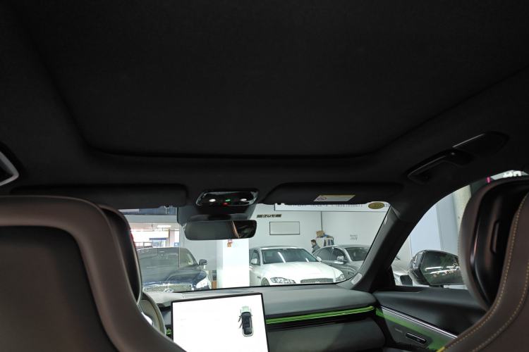 Used Lynk & Co 08 EM-P 2023 120km Long-Range Pro Headliner