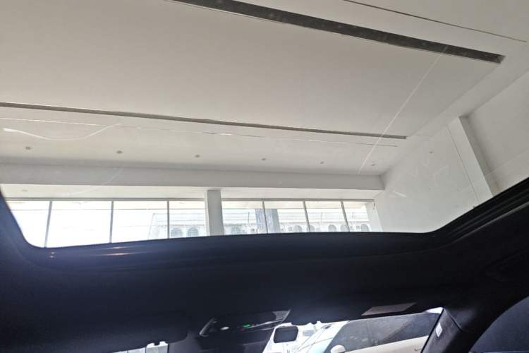 Used Lynk & Co 08 EM-P 2023 220km All-Wheel-Drive Performance Halo Headliner