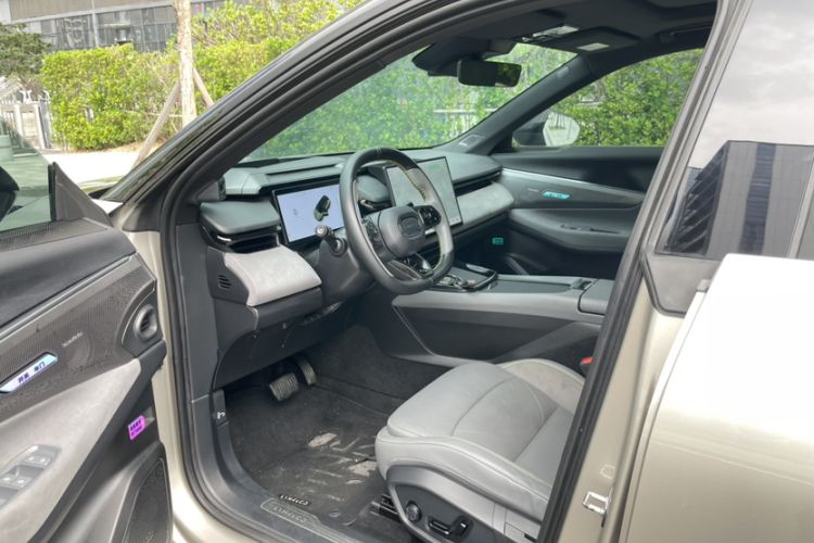 Used Lynk & Co 08 EM-P 2023 245km Ultra-Long Range Halo Interior 1