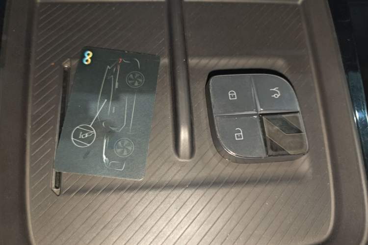 Used Lynk & Co 08 EM-P 2023 120km Long-Range Halo Interior 1