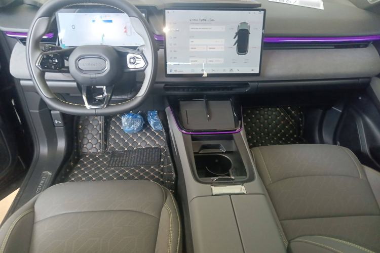Used Lynk & Co 08 EM-P 2023 245km Ultra-Long Range Halo Interior 3