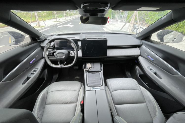 Used Lynk & Co 08 EM-P 2023 245km Ultra-Long Range Halo Interior 4