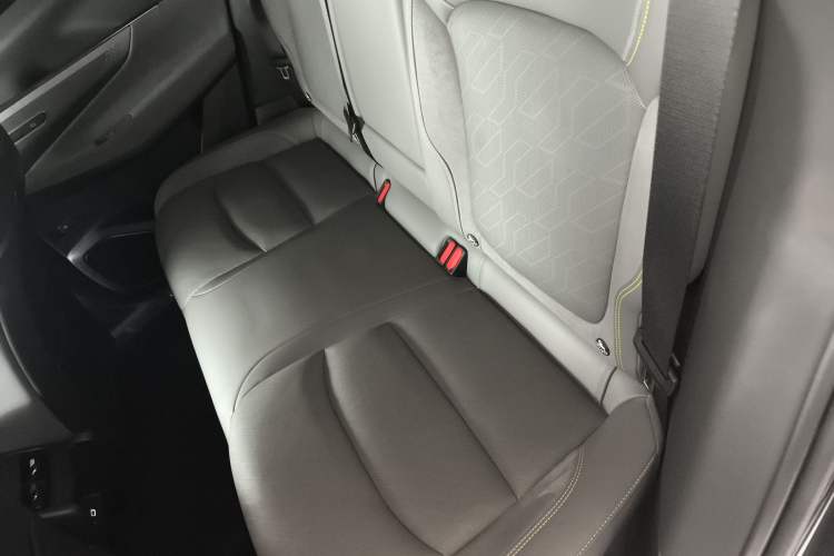Used Lynk & Co 08 EM-P 2023 120km Long-Range Pro Interior 4