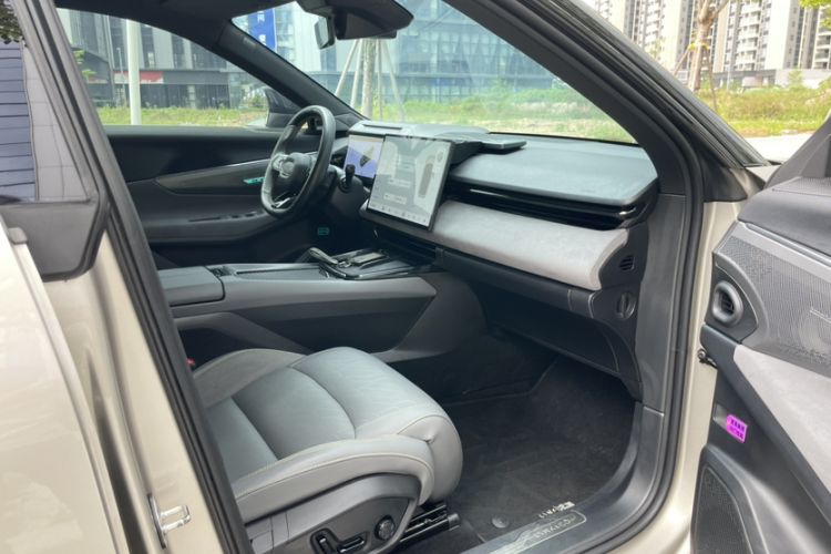 Used Lynk & Co 08 EM-P 2023 245km Ultra-Long Range Halo Interior 5