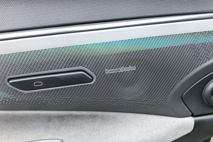 Used Lynk & Co 08 EM-P 2023 120km Long-Range Halo Interior 5