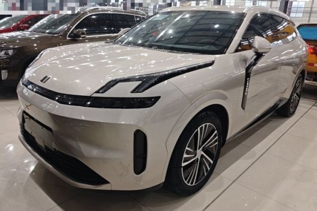 Used Lynk & Co 08 EM-P 2023 120km Long-Range Halo