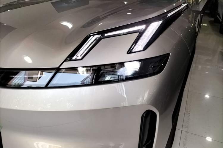 Used Lynk & Co 08 EM-P 2023 245km Ultra-Long Range Halo Left Front Headlight