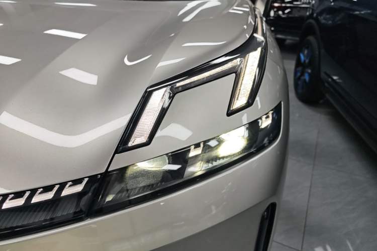 Used Lynk & Co 08 EM-P 2023 245km Ultra-Long Range Halo Left Front Headlight
