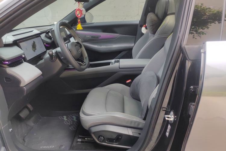 Used Lynk & Co 08 EM-P 2023 120km Long-Range Halo Left Front Seat