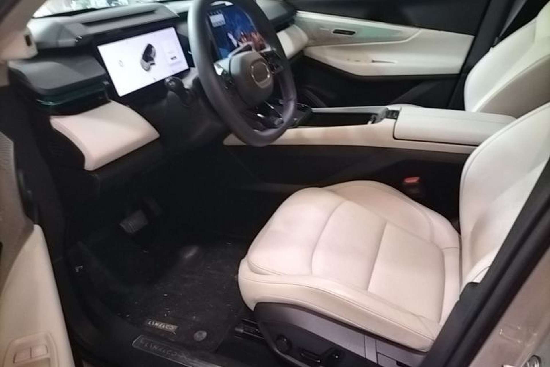 Used Lynk & Co 08 EM-P 2023 245km Ultra-Long Range Halo Left Front Seat