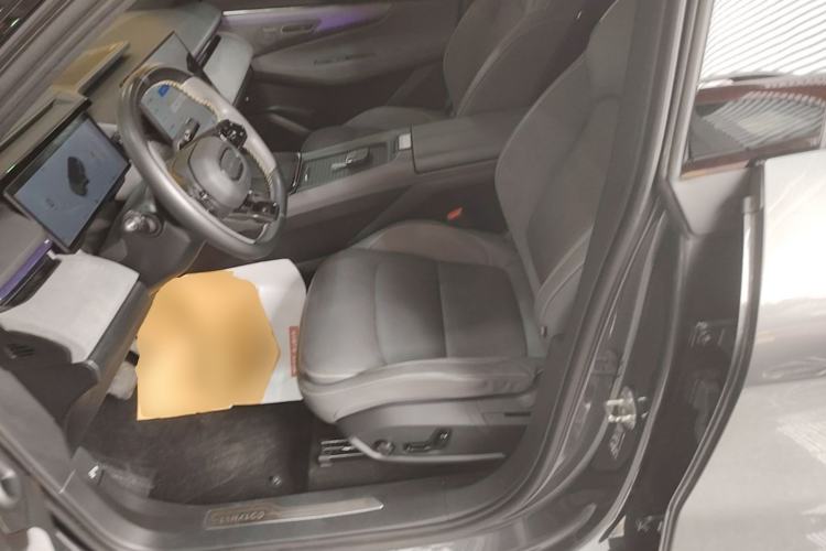 Used Lynk & Co 08 EM-P 2023 120km Long-Range Halo Left Front Seat