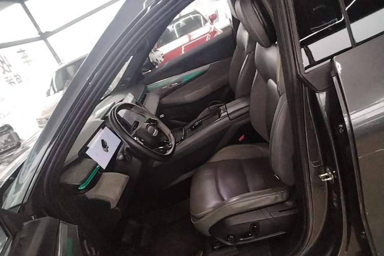 Used Lynk & Co 08 EM-P 2023 120km Long-Range Pro Left Front Seat