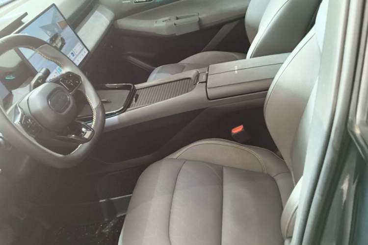 Used Lynk & Co 08 EM-P 2023 220km All-Wheel-Drive Performance Halo Left Front Seat