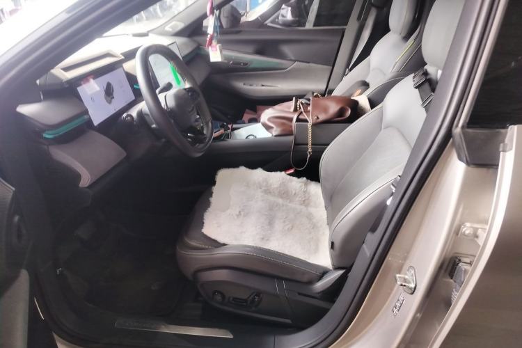 Used Lynk & Co 08 EM-P 2023 120km Long-Range Halo Left Front Seat