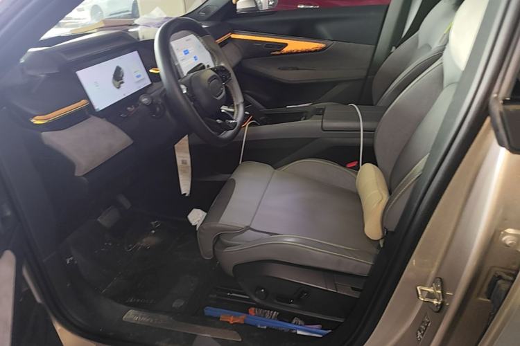 Used Lynk & Co 08 EM-P 2023 120km Long-Range Halo Left Front Seat