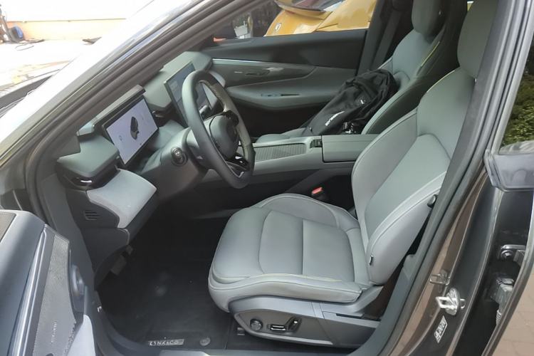 Used Lynk & Co 08 EM-P 2023 120km Long-Range Halo Left Front Seat