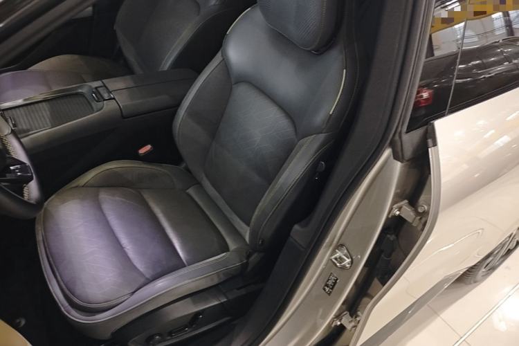 Used Lynk & Co 08 EM-P 2023 120km Long-Range Halo Left Front Seat