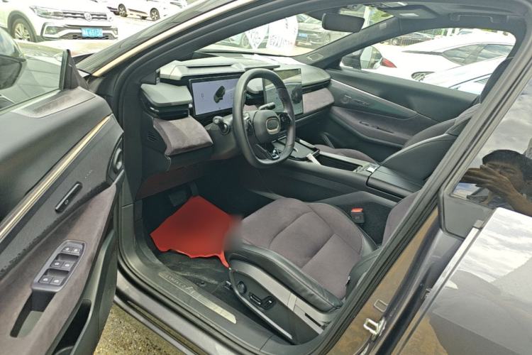 Used Lynk & Co 08 EM-P 2023 220 km Limited-Time Edition Left Front Seat
