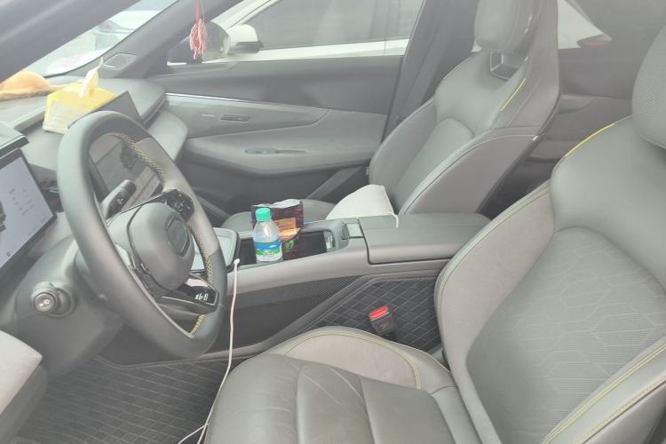 Used Lynk & Co 08 EM-P 2023 120km Long-Range Halo Left Front Seat