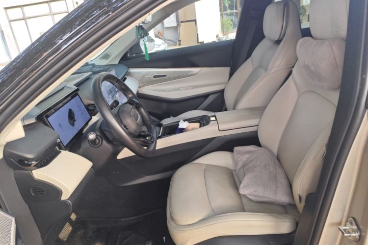 Used Lynk & Co 08 EM-P 2023 220km All-Wheel-Drive Performance Halo Left Front Seat