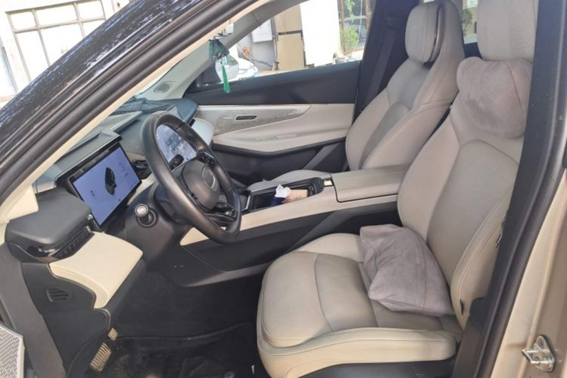 Used Lynk & Co 08 EM-P 2023 220km All-Wheel-Drive Performance Halo Left Front Seat