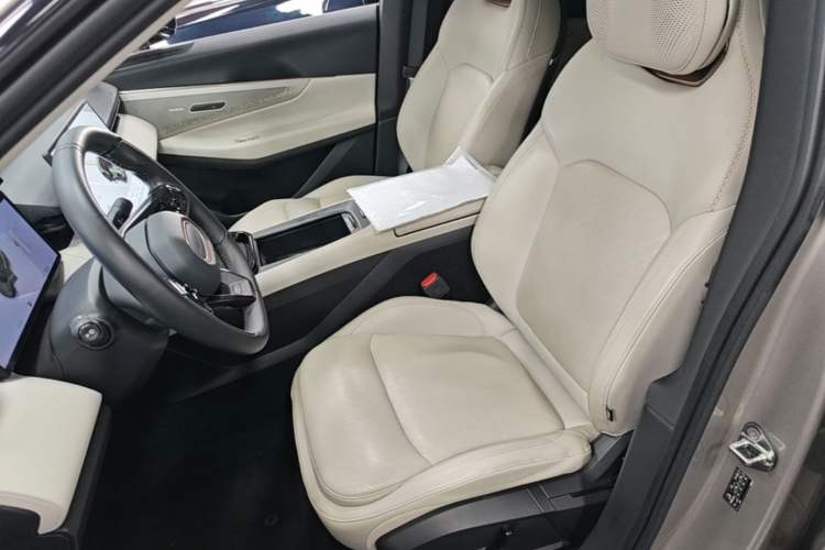Used Lynk & Co 08 EM-P 2023 245km Ultra-Long Range Halo Left Front Seat