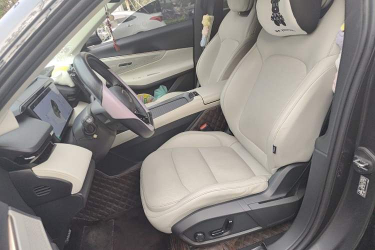 Used Lynk & Co 08 EM-P 2023 245km Ultra-Long Range Halo Left Front Seat