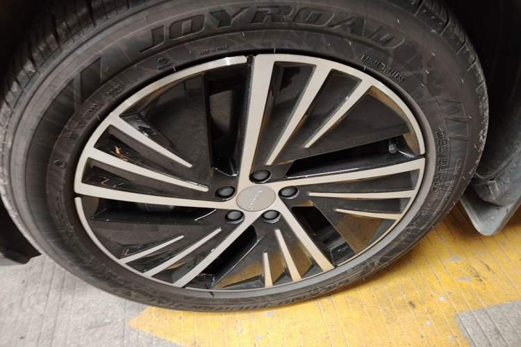 Used Lynk & Co 08 EM-P 2023 120km Long-Range Halo Left Front Wheel Hub