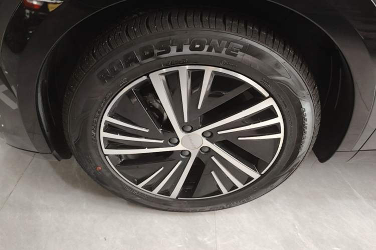 Used Lynk & Co 08 EM-P 2023 120km Long-Range Halo Left Front Wheel Hub