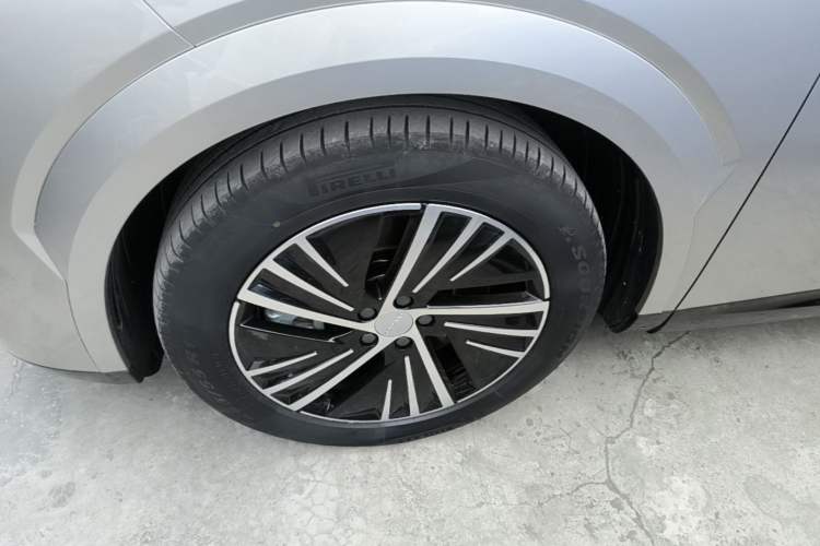 Used Lynk & Co 08 EM-P 2023 120km Long-Range Halo Left Front Wheel Hub
