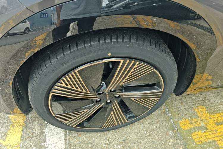 Used Lynk & Co 08 EM-P 2023 220 km Limited-Time Edition Left Front Wheel Hub