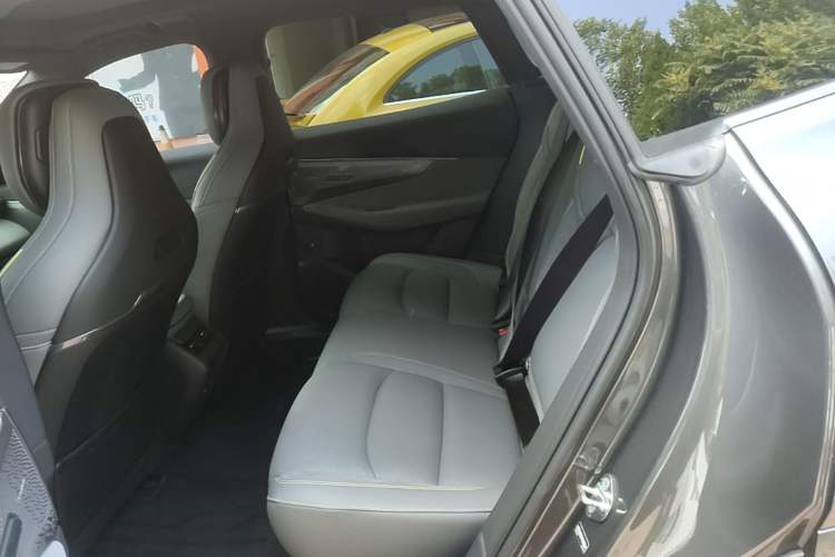 Used Lynk & Co 08 EM-P 2023 120km Long-Range Halo Left Rear Seat